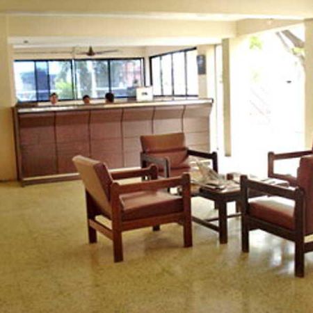 Hotel Meru プネ エクステリア 写真