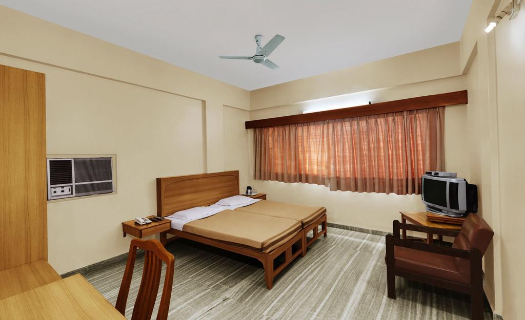Hotel Meru プネ エクステリア 写真